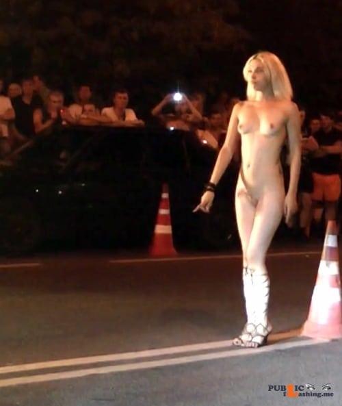Public nudity photo omg l00k at me: streakers: Naked Outside Looks like the starter... Public nudity photo omg l00k at me: streakers: Naked Outside Looks like the starter... Public Flashing