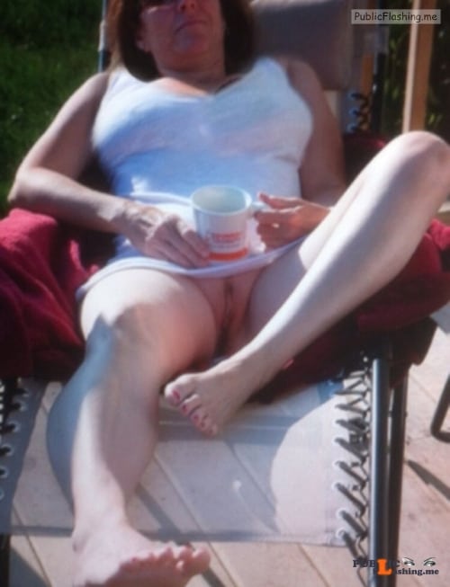 No panties 555666zzz: The Sun’s out in my garden and I’m sure my neighbour... pantiesless Public Flashing