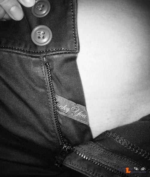 No panties downbetweenherthighs: Lucky You pantiesless No panties downbetweenherthighs: Lucky You pantiesless Public Flashing