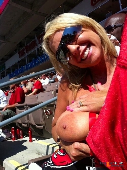 Public flashing photo Photo Public flashing photo Photo Public Flashing