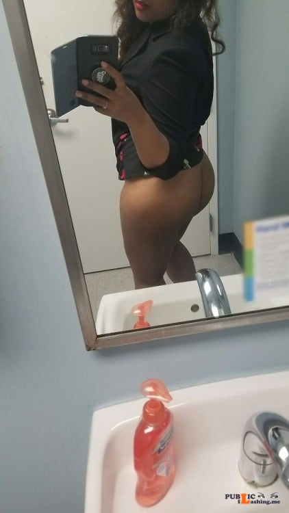 No panties midnightsexcapades: Happy Monday everyone :) Hope you had a... pantiesless No panties midnightsexcapades: Happy Monday everyone :) Hope you had a... pantiesless Public Flashing