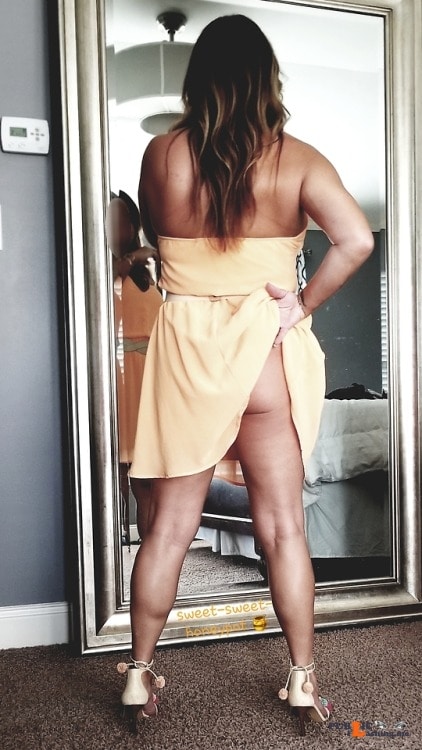 No panties sweet sweet honeypot: Somehow I missed this pic from date... pantiesless No panties sweet sweet honeypot: Somehow I missed this pic from date... pantiesless Public Flashing