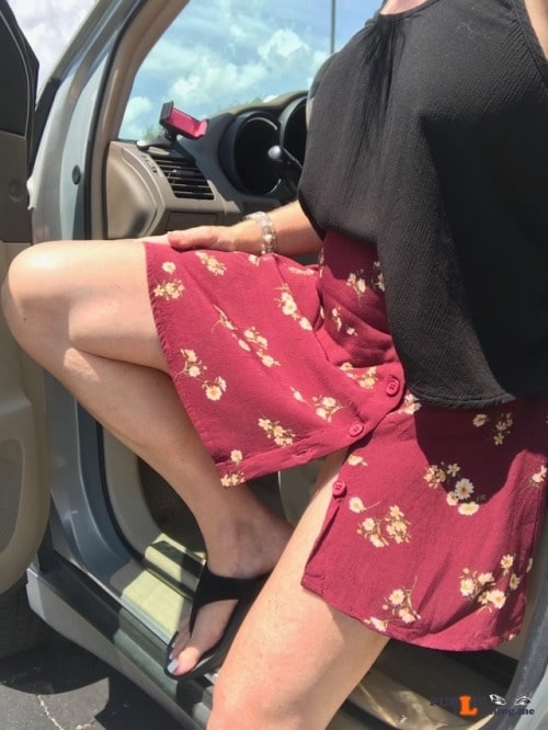 No panties lalamelange: Short swingy skirt + no panties + breezy day = FUN... pantiesless No panties lalamelange: Short swingy skirt + no panties + breezy day = FUN... pantiesless Public Flashing