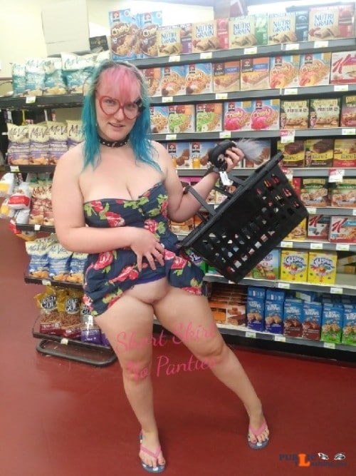 No panties sh0rtsk1rtnopanteez: Off to the grocery store to pick up a... pantiesless Public Flashing