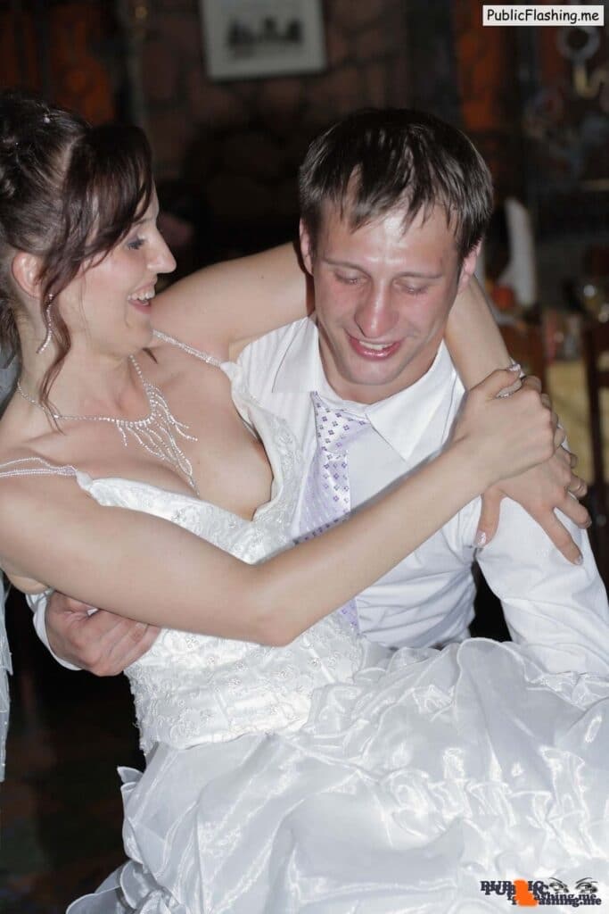 Accidental nipple slip on wedding Public Flashing
