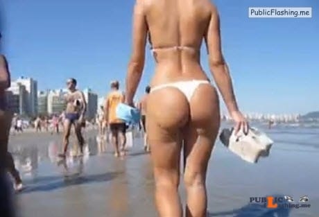 Perfect ass in bikini beach walk VIDEO Public Flashing