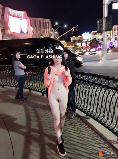 Public Flashing Photo Feed : Public nudity photo sarwono88: 拉斯维加斯手机版 Vegas Show(iPhone version) Follow me for…