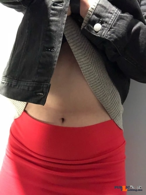 No panties yeslillylillylove: Tight skirt, no panties! Plus I am really… pantiesless
