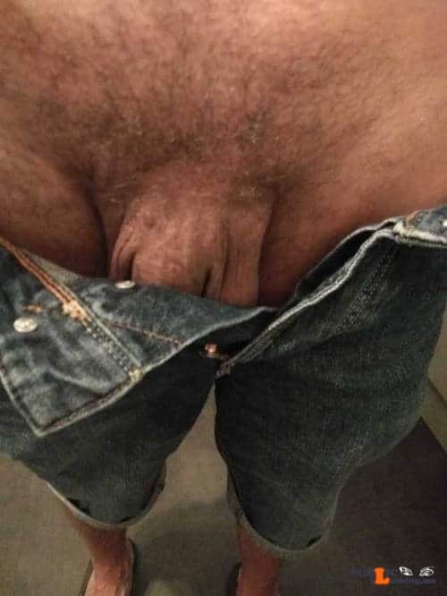 Public Flashing Photo Feed : No panties TGIF, commando Friday. Have a good one everyone. pantiesless