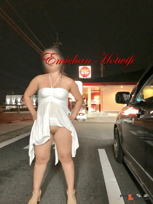 Public Flashing Photo Feed : No panties emichanhotwife: In front of the restaurant. What you want to… pantiesless