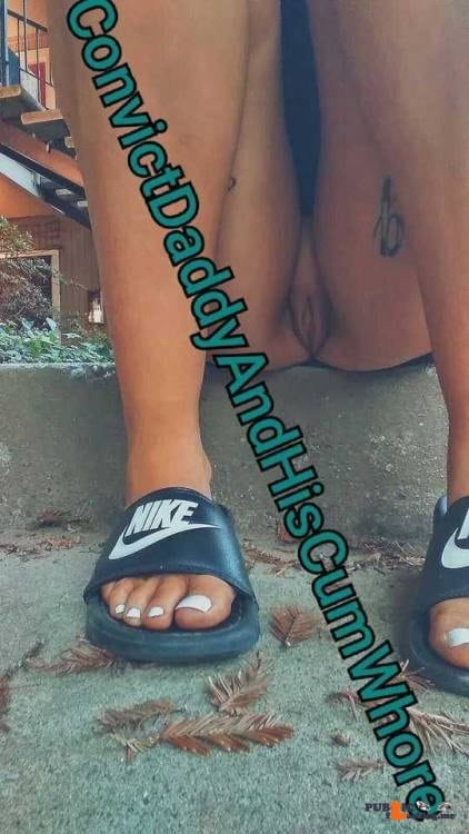 No panties Photo pantiesless