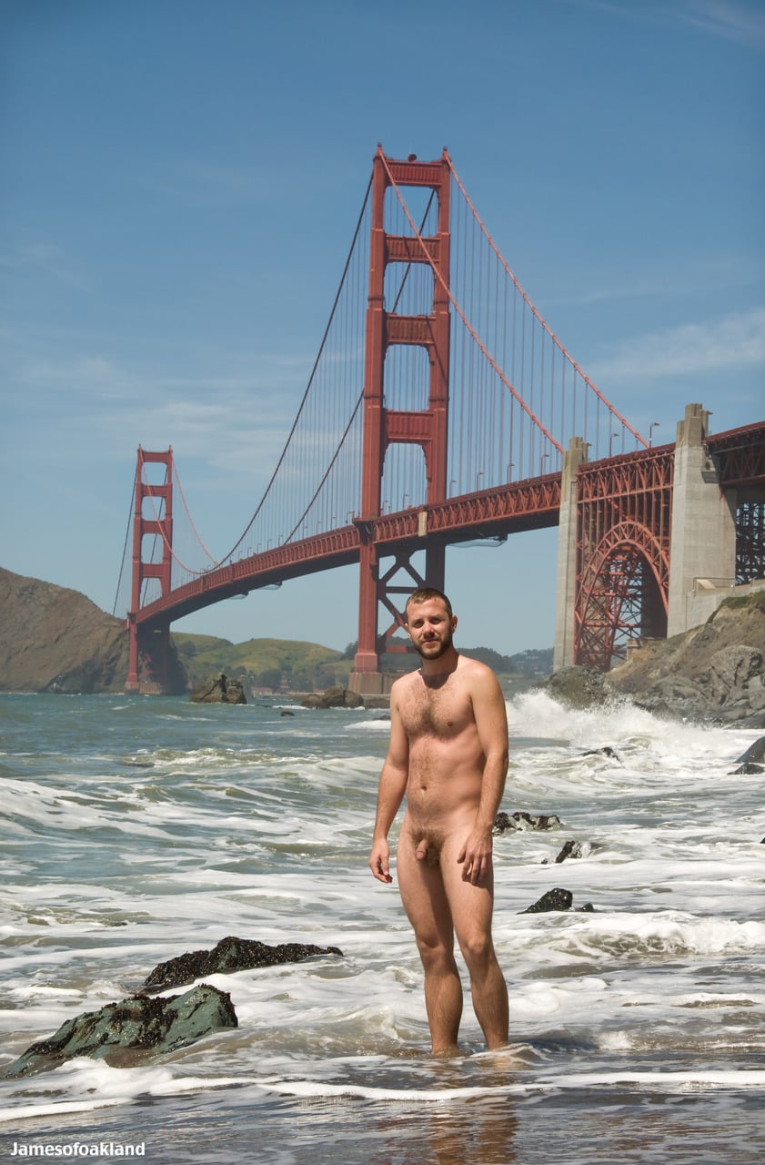 posing naked under san francisco bridge Public Flashing